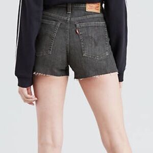 Retro High-Rise Levi’s Denim Shorts